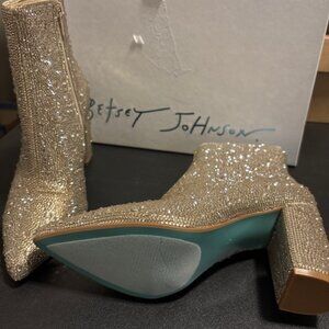 Betsey Johnson Cady